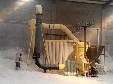 超細(xì)磨粉機(jī)價(jià)格是多少，河南紅星來(lái)為您爆料