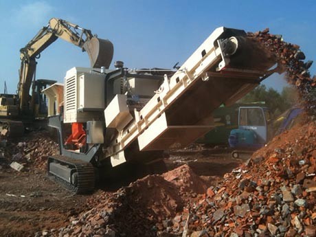 建筑垃圾處理設(shè)備-移動(dòng)粉碎機(jī)多少錢(qián)一臺(tái)