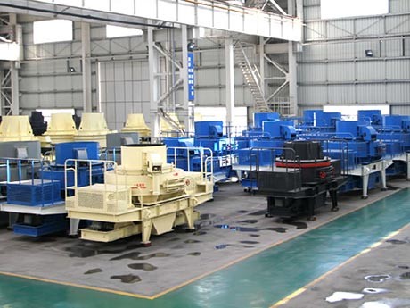 時產(chǎn)50噸片麻巖制砂機多少錢一臺？