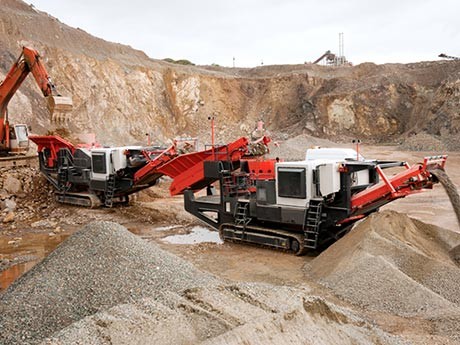 20-60cm的膨潤土制成0.5-5mm的顆粒粉末用什么機器加工，一小時20噸就行！