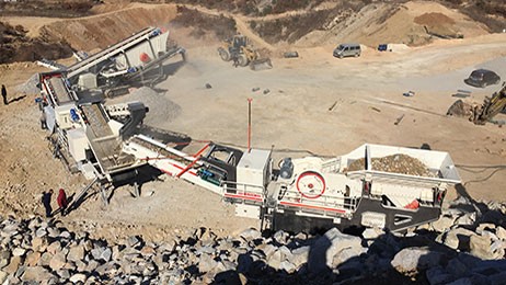 直擊煙臺石子場破碎現(xiàn)場，紅星履帶式移動破碎機設(shè)備好用更省心