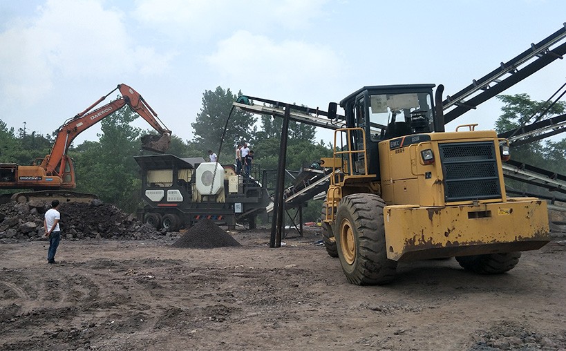 山西時產(chǎn)120噸煤炭移動制砂現(xiàn)場案例