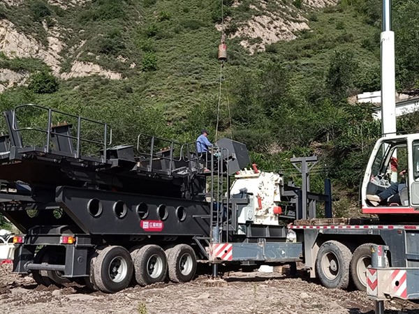 大型移動式石子粉碎機(jī)設(shè)備種類、型號及配置詳解