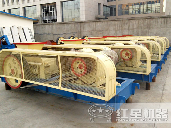 對(duì)輥破碎機(jī)廠