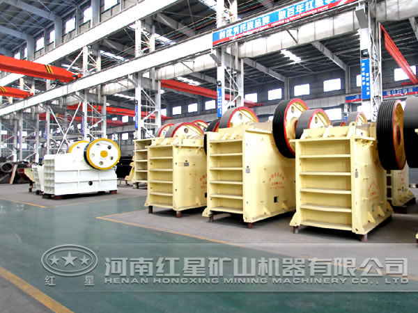 方鉛礦破碎機生產(chǎn)車間