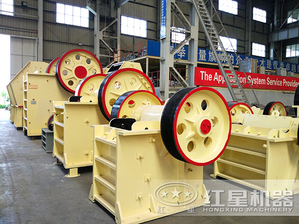 石子粉碎機現(xiàn)場