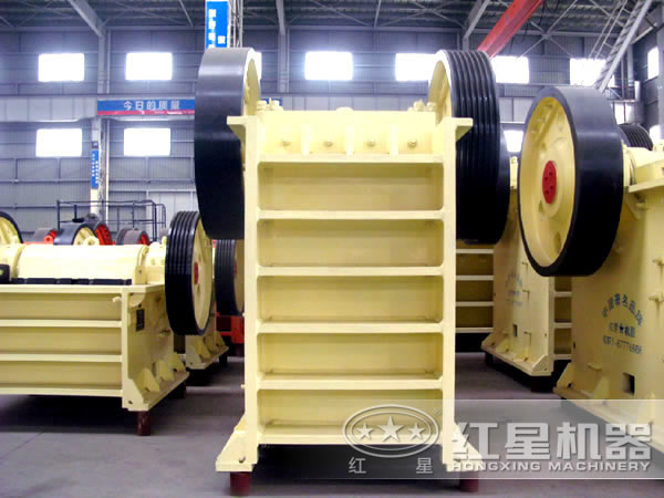 硼砂破碎機設(shè)備圖片