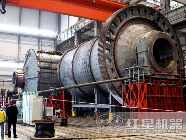 磨粉機作業(yè)現(xiàn)場