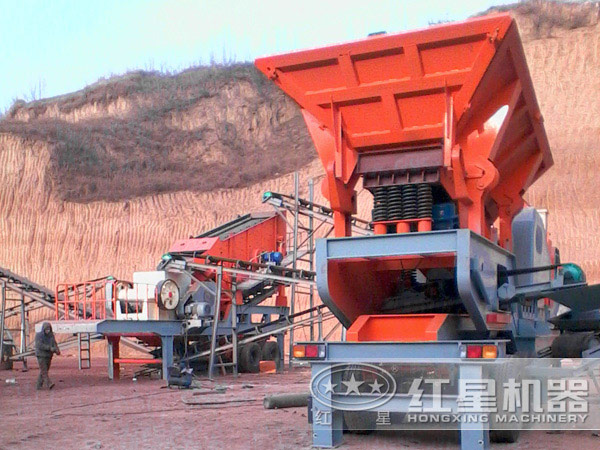 建筑垃圾破碎機(jī)作業(yè)現(xiàn)場(chǎng)