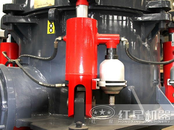 圓錐破碎機液壓保險裝置