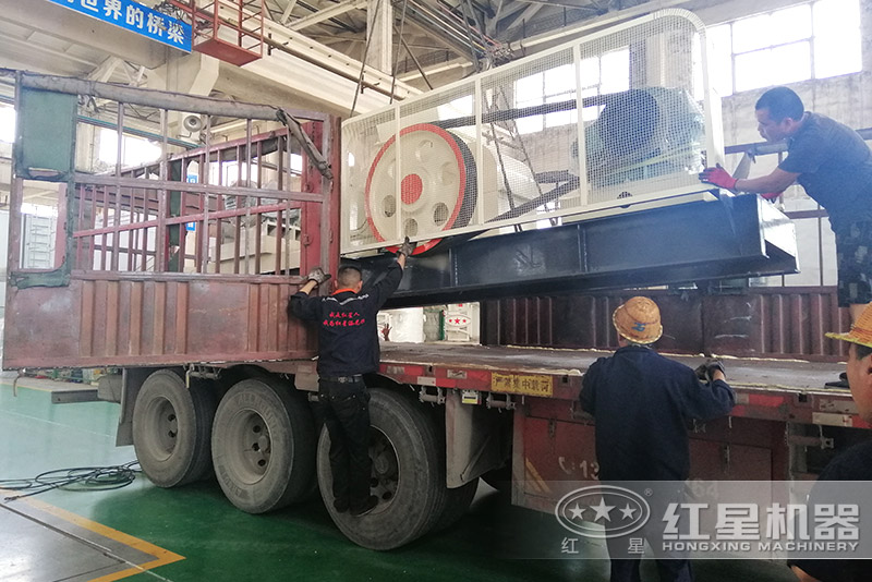 紅星對(duì)輥制砂機(jī)價(jià)格優(yōu)惠，車(chē)間直接發(fā)貨