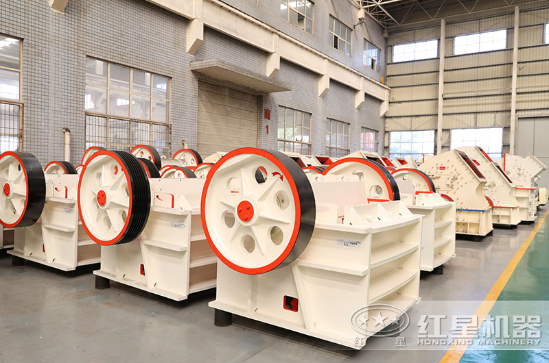 250x750細(xì)顎破碎機圖片