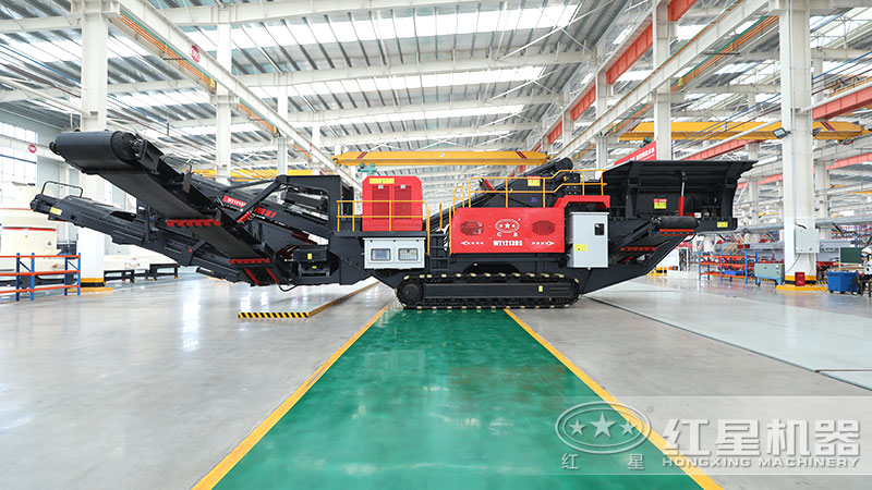 履帶移動(dòng)破碎機(jī)，外觀大氣上檔次，復(fù)雜工況不怯場(chǎng)