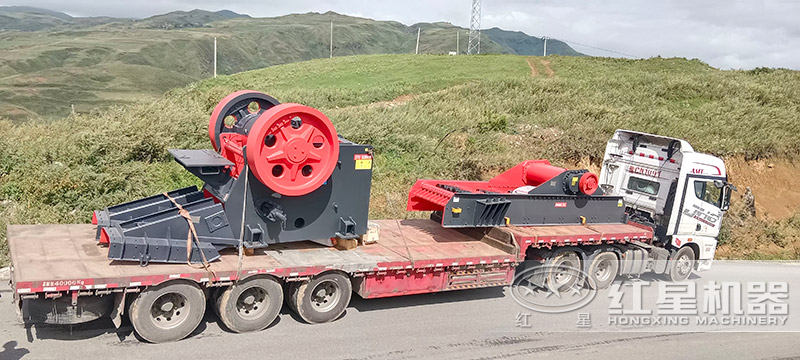 碎煤現(xiàn)場，鄂破運往客戶場地