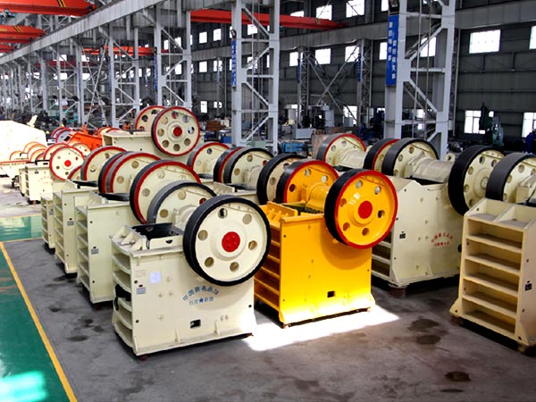 時(shí)產(chǎn)250噸碎石機(jī)多少錢一臺(tái)？