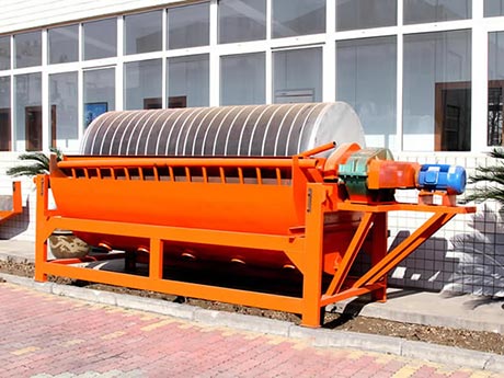 河南地區(qū)鉀長(zhǎng)石磁選機(jī)制造廠哪個(gè)好？生產(chǎn)的型號(hào)有哪些？
