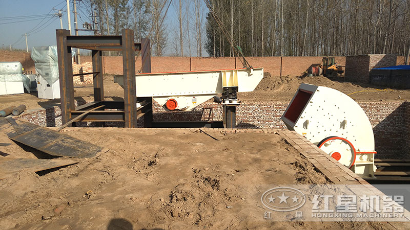 錘式破碎機客戶安裝現(xiàn)場