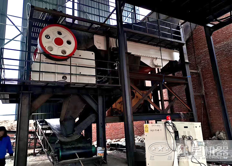 600*750破碎機客戶安裝現(xiàn)場