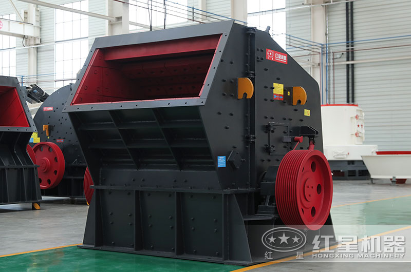 反擊式石料破碎機圖片