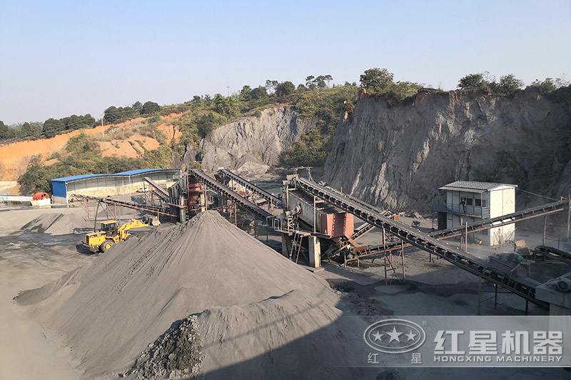 小型石料碎石生產(chǎn)線(xiàn)加工后成品（砂子和石子均有）