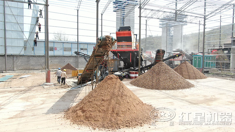 石頭打沙機(jī)一天能打多少噸，移動石頭打沙機(jī)多少錢一臺？附視頻