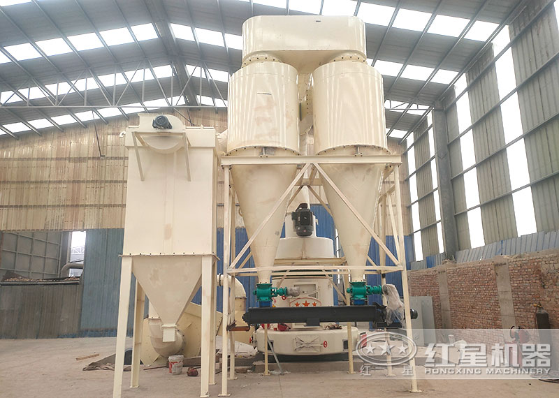 雷蒙磨粉機(jī)出料300目一小時(shí)產(chǎn)量多少？買下來多少錢