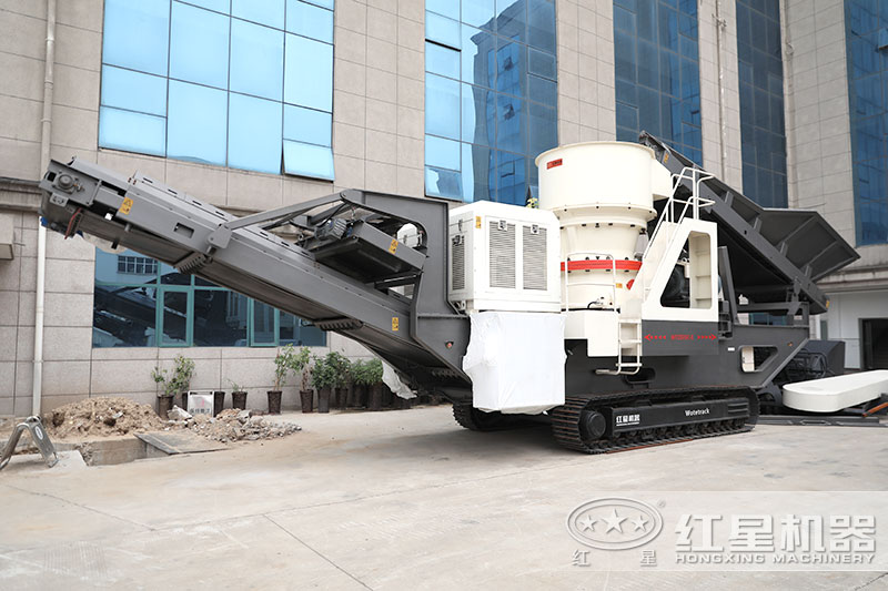 履帶圓錐破碎機(jī)，遙控完成移動