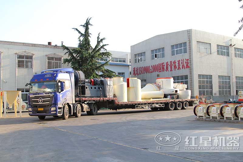 紅星機(jī)器磨粉機(jī)裝車發(fā)貨