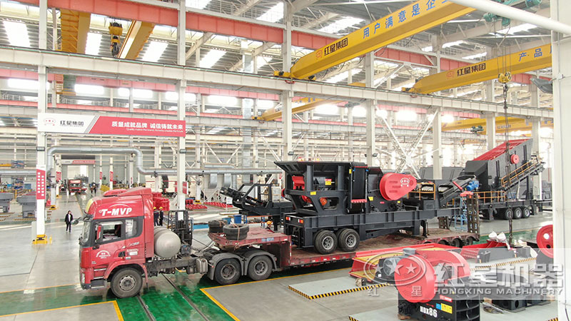 輪胎移動(dòng)大塊石頭破碎站