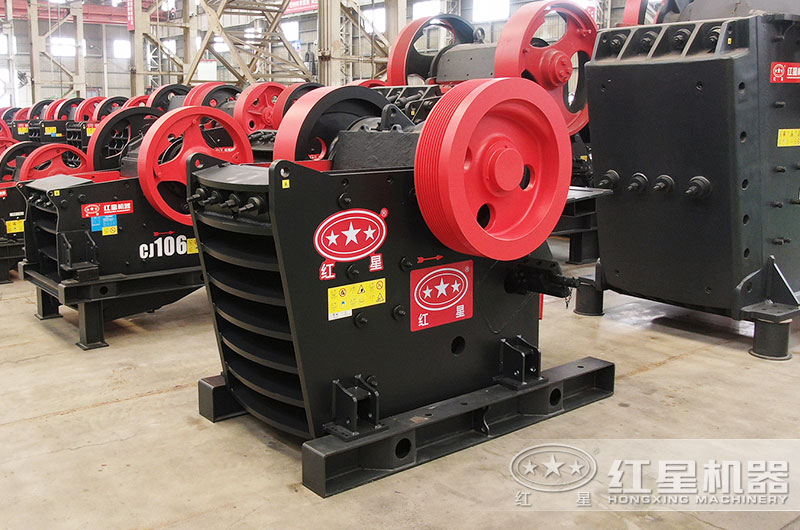 液壓顎式破碎機(jī)圖片