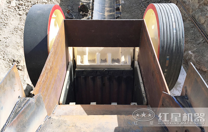 鄂破進料口細節(jié)處展示