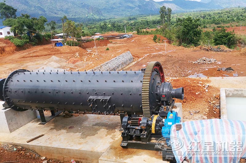 球磨機(jī)工作現(xiàn)場圖片