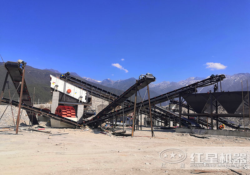 移動制砂機作業(yè)現(xiàn)場+洗砂