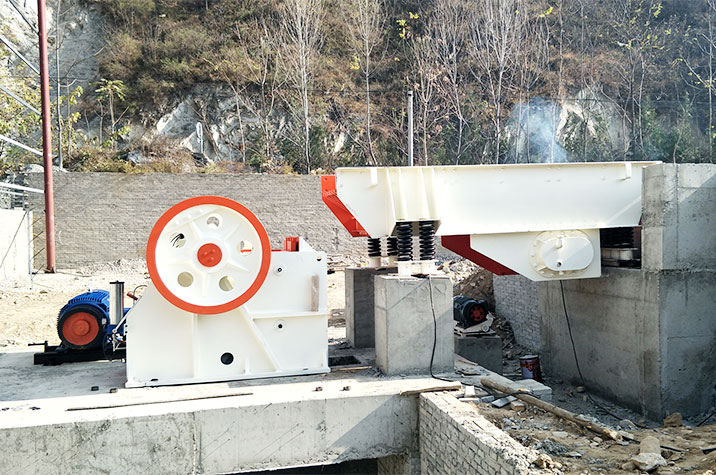 小型石頭石子礦石粉粉碎機設(shè)備多少錢一臺？