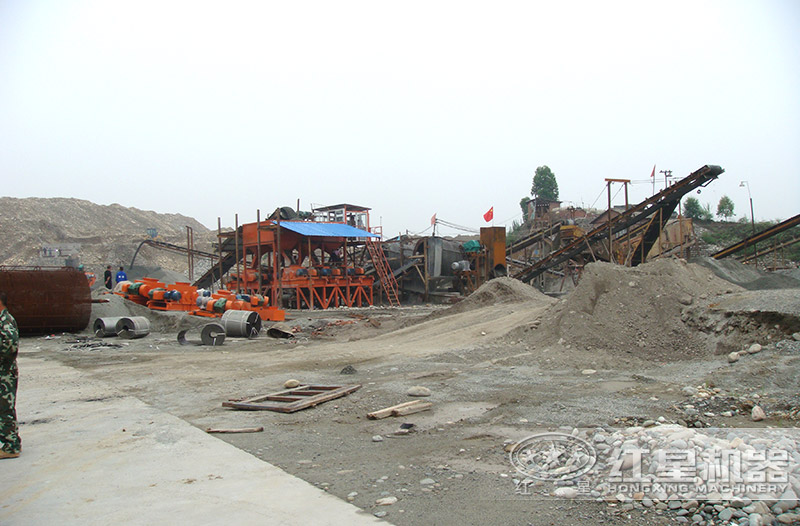 多臺(tái)對(duì)輥制砂機(jī)組合生產(chǎn)線，總費(fèi)用80萬(wàn)