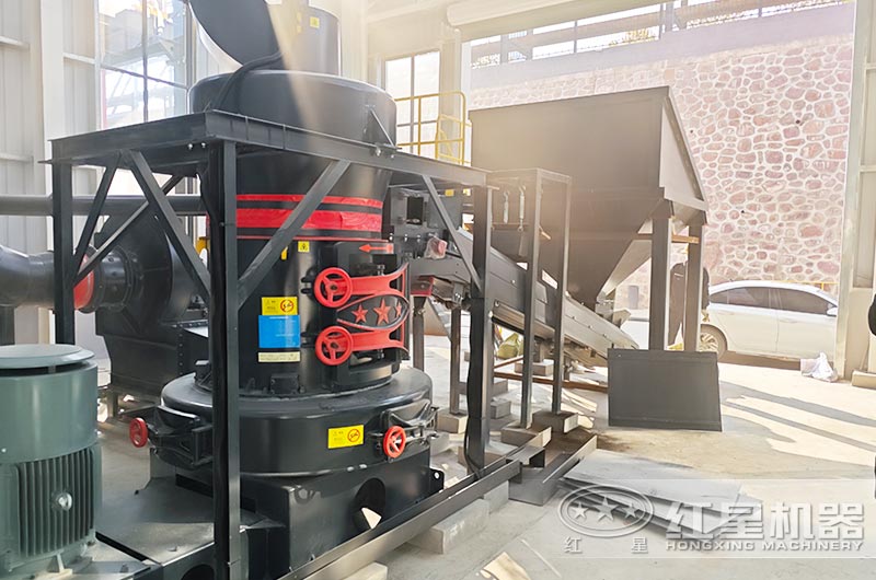 超細(xì)磨粉機(jī)工作現(xiàn)場(chǎng)圖片