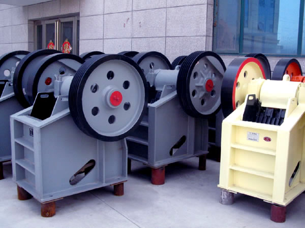 顎式破碎機設(shè)備