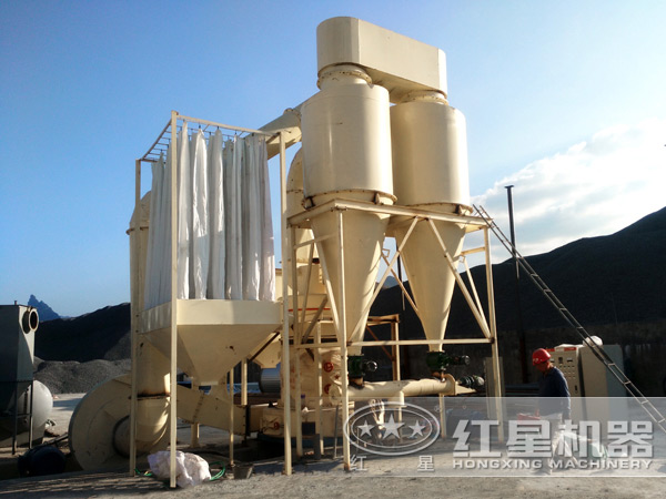 伊利石雷蒙磨粉機(jī)現(xiàn)場(chǎng)圖