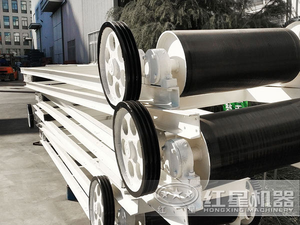 輸送機側(cè)面圖