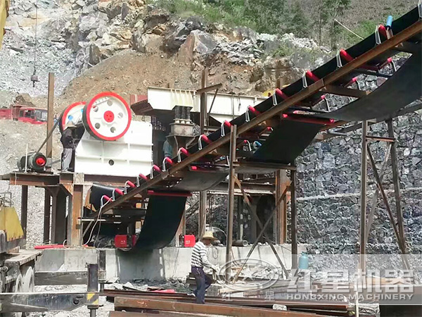 時(shí)產(chǎn)1000立方顎式破碎機(jī)生產(chǎn)現(xiàn)場(chǎng)