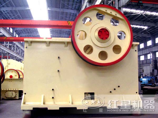 鐵礦石顎式破碎機(jī)大圖