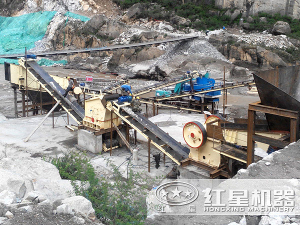 石料生產(chǎn)線現(xiàn)場(chǎng)