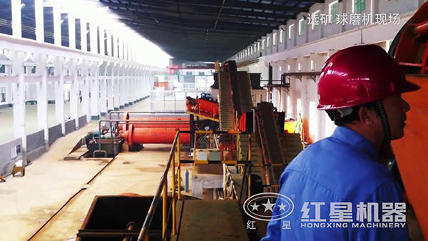球磨機工作現(xiàn)場細節(jié)實拍圖