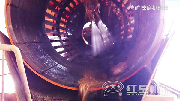 球磨機內(nèi)部工作原理實拍