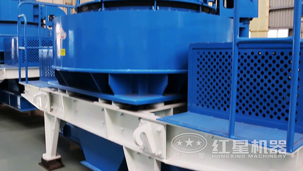 沖擊式破碎機(jī)實(shí)拍