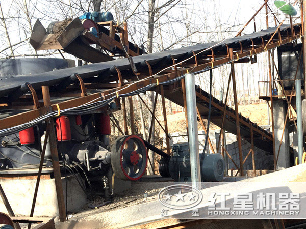 旋回破碎機(jī)生產(chǎn)現(xiàn)場