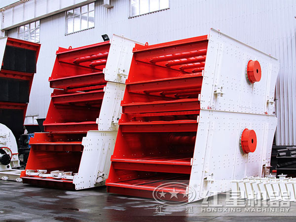 圓振動(dòng)篩車間實(shí)拍