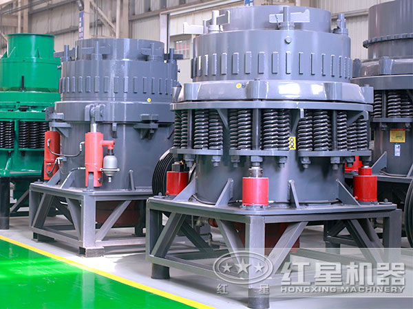 河卵石圓錐破碎機(jī)車間實拍