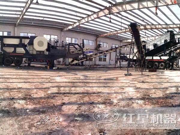 花崗巖移動破碎生產(chǎn)現(xiàn)場