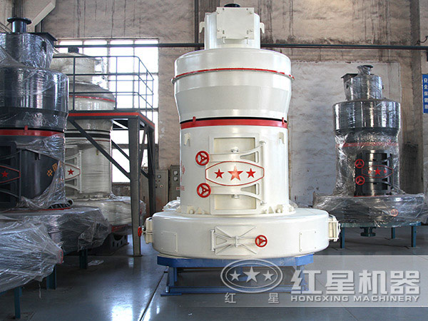 小型雷蒙磨粉機(jī)生產(chǎn)車間